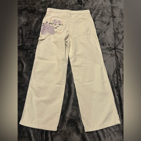 Lauren Ralph Lauren
Petite Floral High Rise Wide Leg Jeans size 10P - Picture 6 of 16